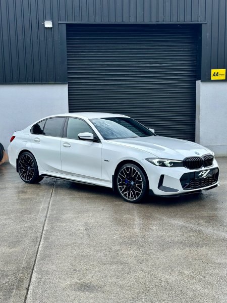2022 BMW 3-Series - photo 3