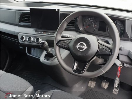 2026 Nissan Interstar - photo 2
