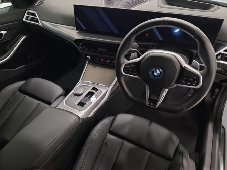 2026 BMW 3-Series - photo 6