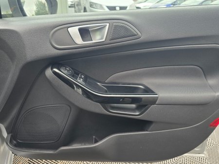 2015 Ford Fiesta - photo 19