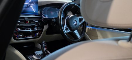 2020 BMW 5-Series - photo 18