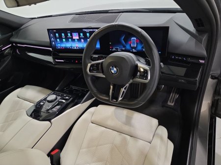 2024 BMW 5-Series - photo 6