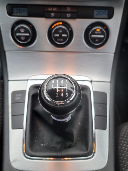 2010 Volkswagen Passat - photo 13