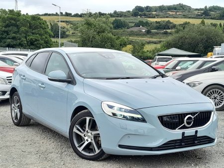 2018 Volvo V40 2.0L Diesel D4 MOMENTUM - Auto - Low mileage (5422)