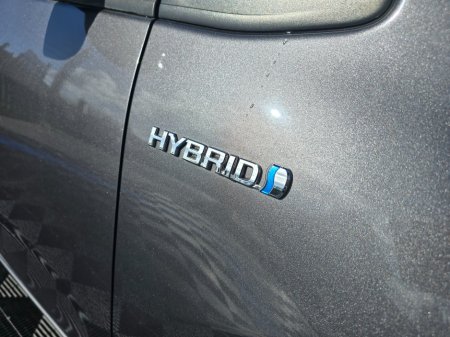 2019 Toyota Vitz - photo 19