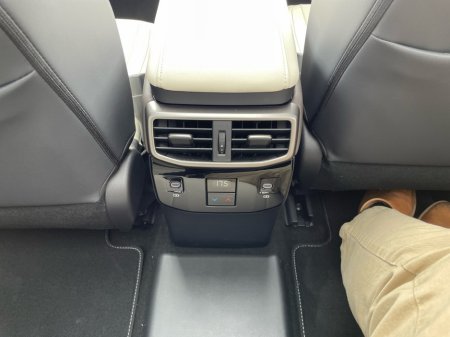 2025 Lexus RX450H+ - photo 13