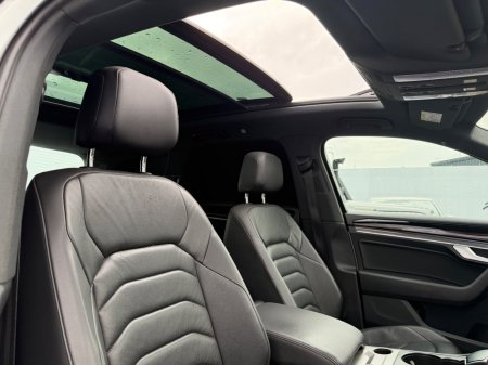 2021 Volkswagen Touareg - photo 10