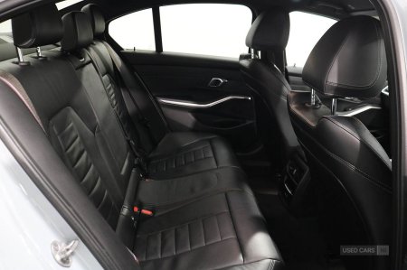 2024 BMW 3-Series - photo 18