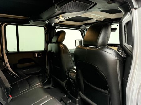 2020 Jeep Wrangler - photo 14