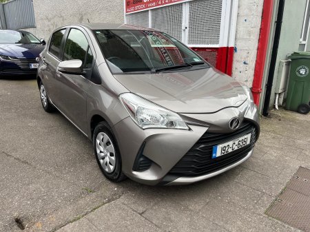 2019 Toyota Vitz - photo 12