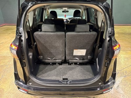 2017 Toyota Sienta - photo 14