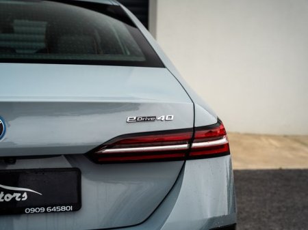 2024 BMW i5 - photo 10