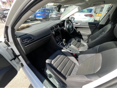 2020 Volkswagen Golf - photo 32