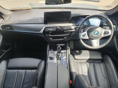 2023 BMW 5-Series - photo 4