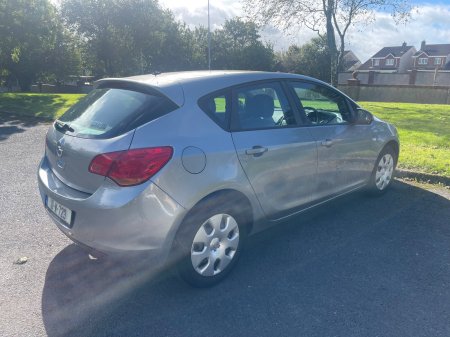 2010 Opel Astra - photo 6