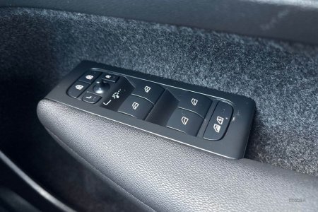 2025 Volvo XC40 - photo 18