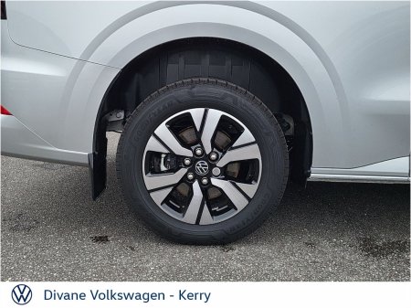 2026 Volkswagen Caravelle - photo 9