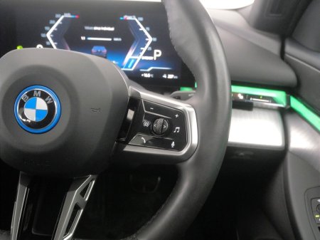 2025 BMW i5 - photo 18