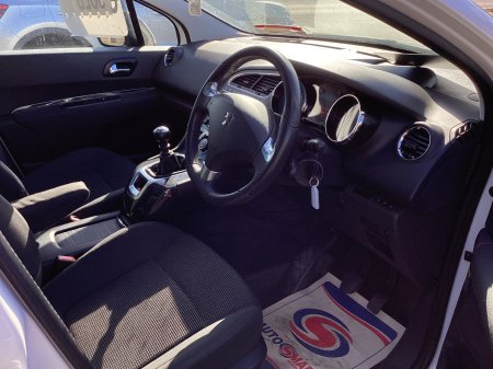 2014 Peugeot 5008 - photo 8