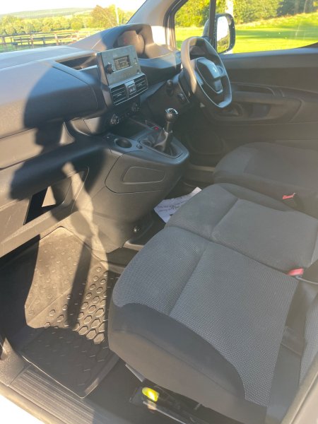 2021 Peugeot Partner - photo 11