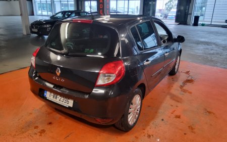 2011 Renault Clio - photo 3