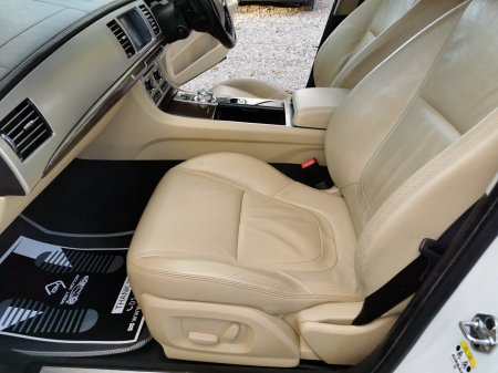 2011 Jaguar XF - photo 9