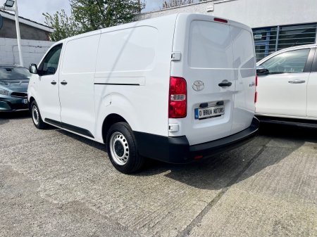2024 Toyota Proace - photo 18