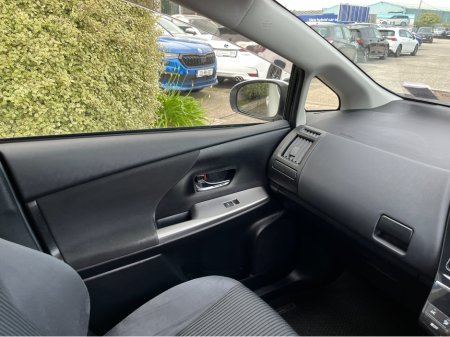 2015 Toyota Prius - photo 17