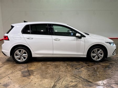 2022 Volkswagen Golf - photo 2