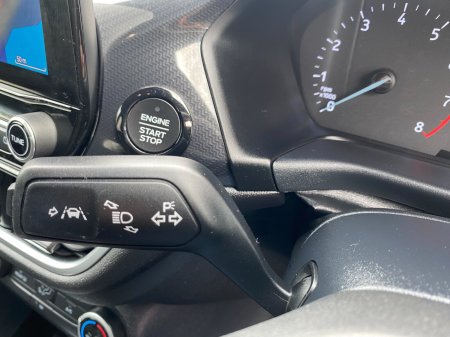 2020 Ford Fiesta - photo 17