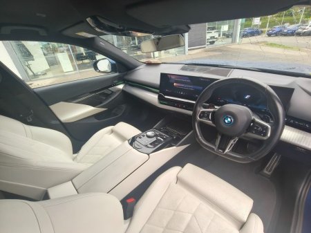2024 BMW 5-Series - photo 6