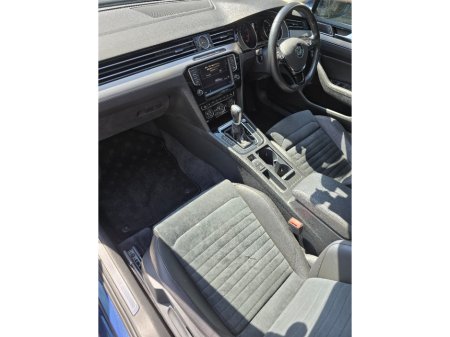 2017 Volkswagen Passat - photo 2