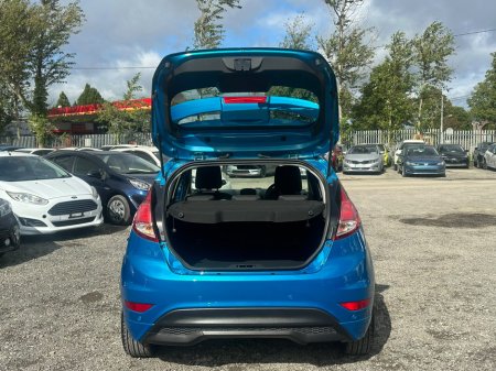 2015 Ford Fiesta - photo 8