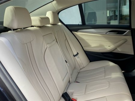 2022 BMW 5-Series - photo 12