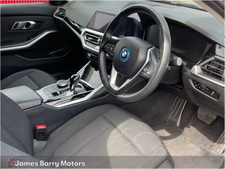 2022 BMW 3-Series - photo 10