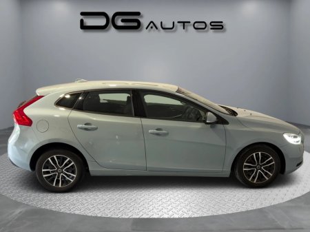 2018 Volvo V40 - photo 2