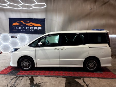2019 Toyota Noah - photo 7