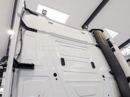 2022 MERCEDES BENZ AROCS 2551 - photo 18