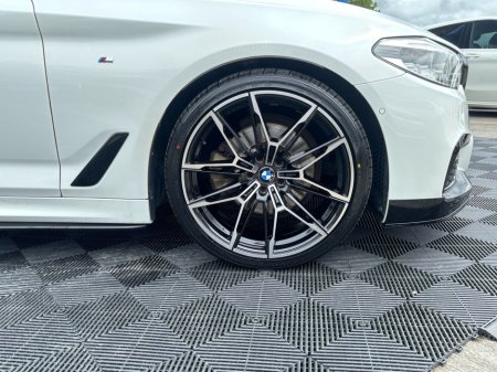 2017 BMW 5-Series - photo 2
