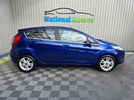 2015 Ford Fiesta - photo 2