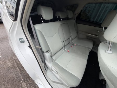 2013 Toyota Prius - photo 18