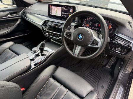 2021 BMW 5-Series - photo 15