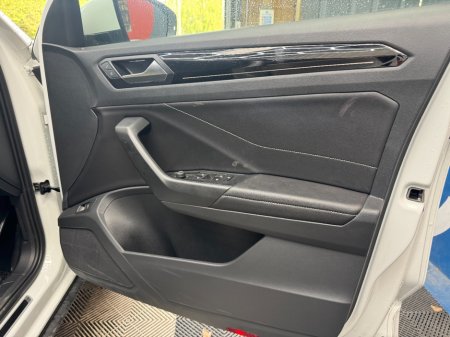 2024 Volkswagen T-Roc - photo 17