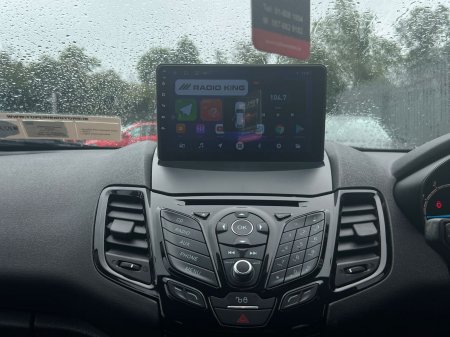 2015 Ford Fiesta - photo 14