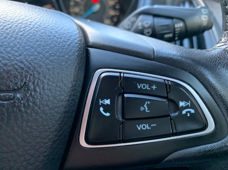 2016 Ford Focus - photo 24