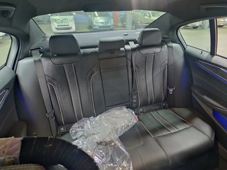 2018 BMW 5-Series - photo 10