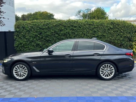 2022 BMW 5-Series - photo 3