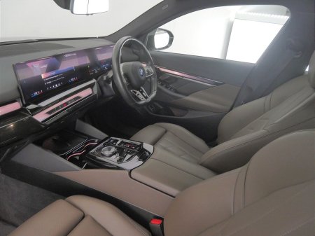 2024 BMW i5 - photo 7