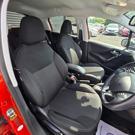 2017 Peugeot 208 - photo 17