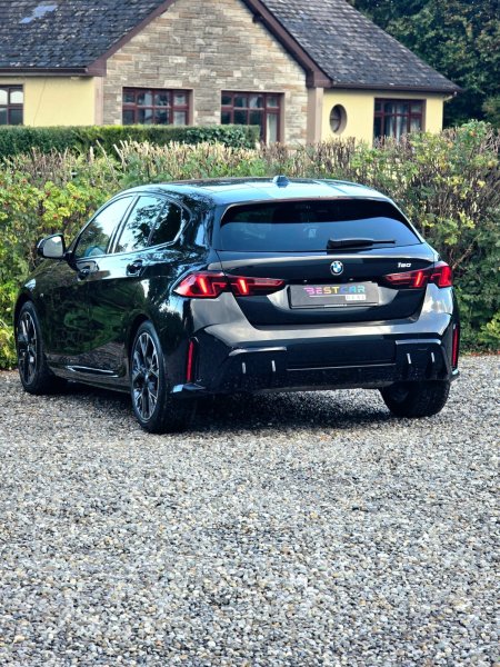 2025 BMW 1-Series - photo 11